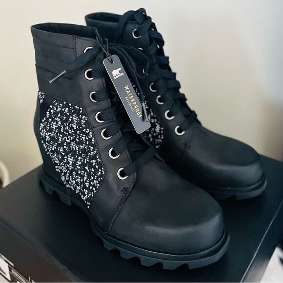 SOREL Joan of Arctic Waterproof Wedge III Lexie Lace-Up Bootie, Black, NWT - Picture 1 of 15
